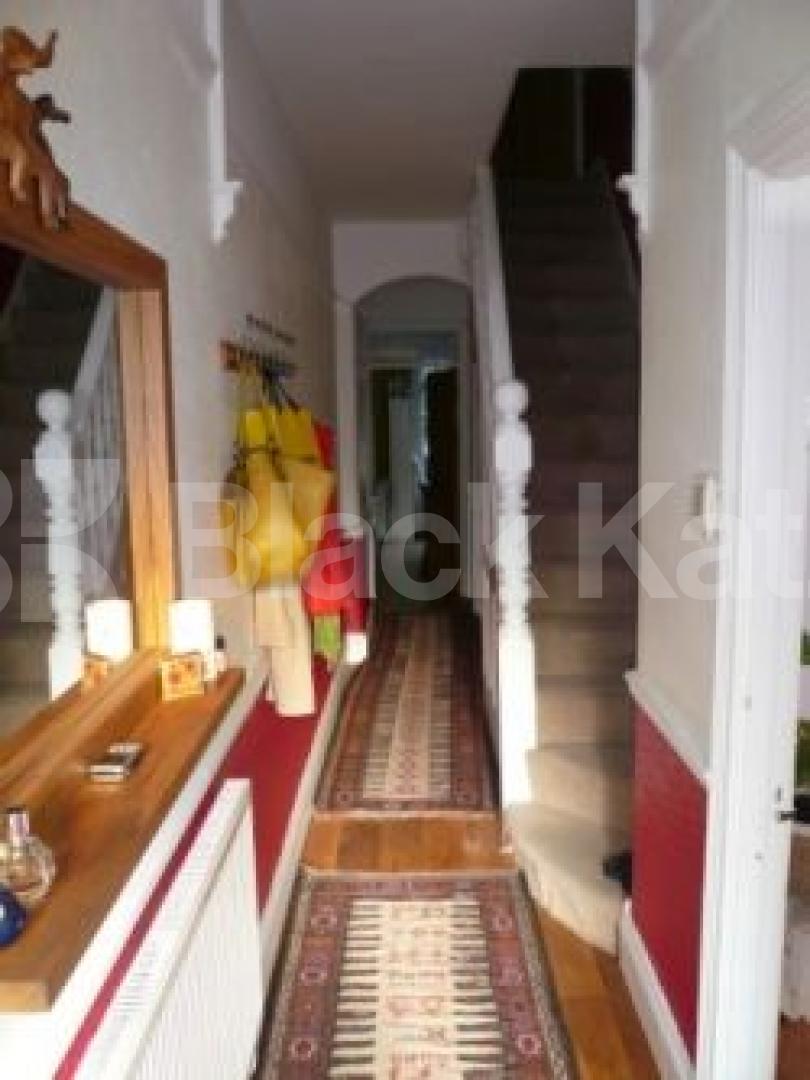 			3 Bedroom, 1 bath, 1 reception Terraced House			 Natal Road, BOUNDS GREEN N11